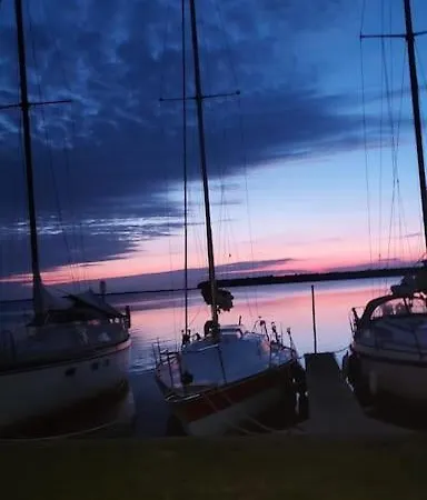 Ferienhaus“ Blaues Wunder“ Am Wasser Mit Grill * Nowe Warpno