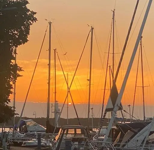Ferienhaus“ Blaues Wunder“ Am Wasser Mit Grill *